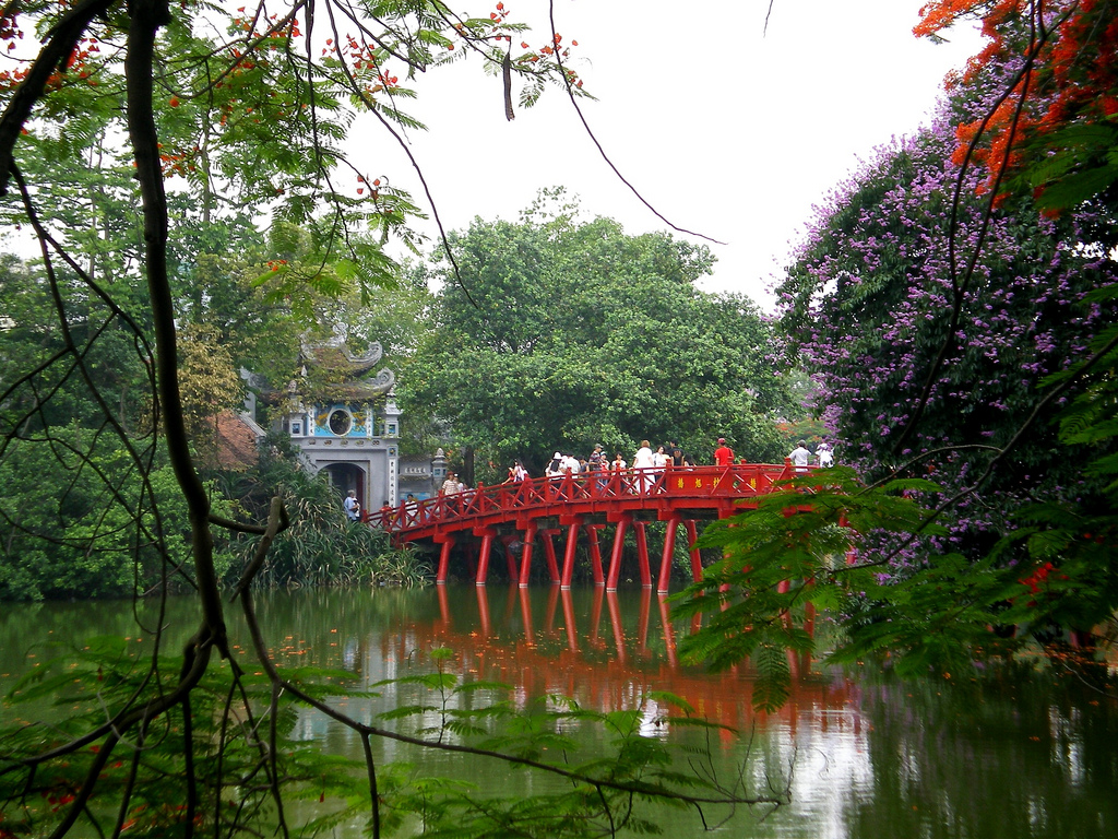 Private car to tour around Hanoi City