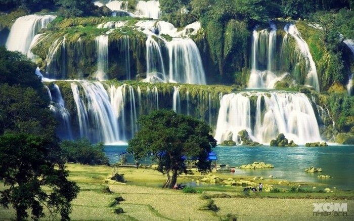 Private car Hanoi to  Ban Gioc Waterfall