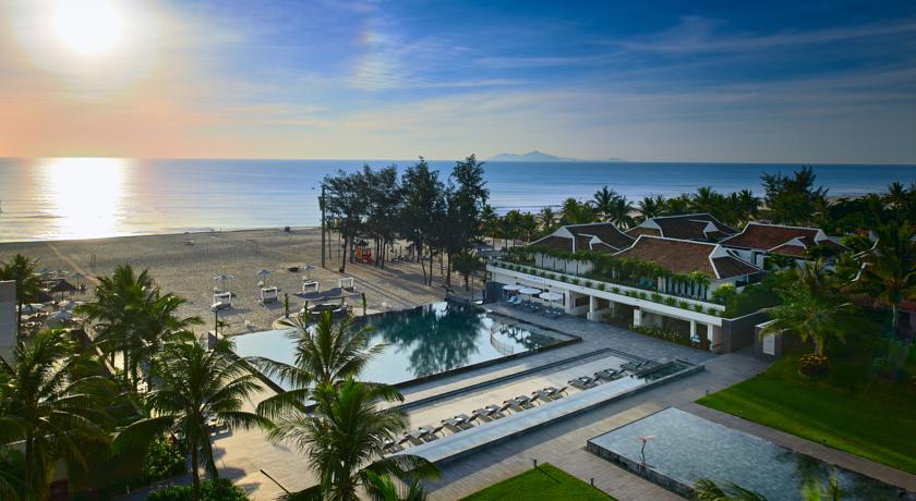 DANANG AIRPORT PICKUP & DROP-OFF TO PULLMAN DANANG BEACH RESORT